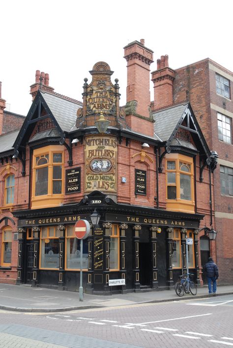 Dublin Pubs, British Pub, London Pubs, Birmingham England, On The Corner, Voyage Europe, The Queens, England And Scotland, England Uk