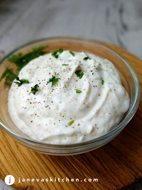 Horseradish Cream Sauce For Salmon, Salmon With Horseradish Sauce, Horse Radish Sauce, Salmon With Cream Sauce, Savoury Sauces, Horse Radish, Horseradish Cream Sauce, Norwegian Cuisine, Creamy Horseradish Sauce