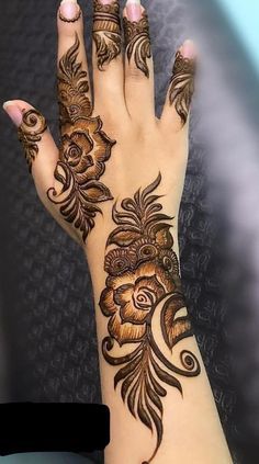 Henna Aesthetic, Samosa Recipes, Hand Mehndi Designs, Henna Tattoo Hand, Full Hand Mehndi, Henna Art Designs, Latest Henna Designs, Rose Mehndi Designs, Engagement Mehndi Designs