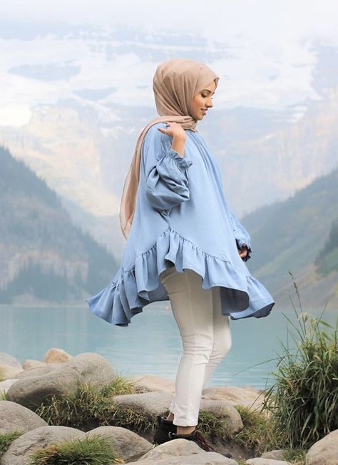 Caftan Simple Chic, Casual Attire For Women, Persian Fashion, Simple Hijab, Dresses Design, Girls Dress Outfits, Modest Outfit, Modest Fashion Hijab, Pakistani Wedding Outfits