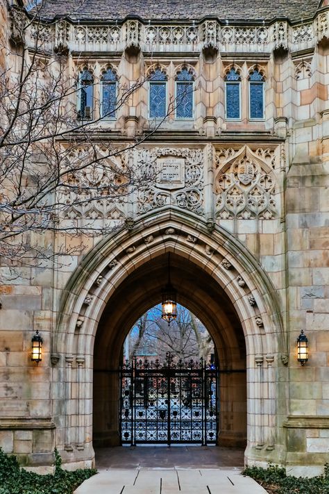 Public Art of Yale | Yale Visitor Center Yale University Aesthetic, Yale Aesthetic, Yale Architecture, Dream University, Ninth House, Lukes Diner, College Vision Board, Granite Blocks, Photo Mood