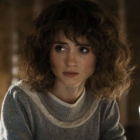 Nancy Wheeler Makeup, Nancy Wheeler Season 4, Nancy Dyer, Nancy Wheeler Stranger Things, Tyler Core, Marauders Aesthetic, Natalia Dyer, St Cast, Nancy Wheeler