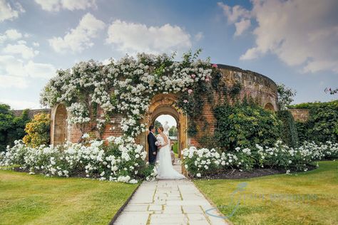 Rose Wall Wedding, Kelsey Rose, Italian Gardens, Kent Wedding Venues, Hever Castle, People Getting Married, Castle Wedding Venue, Wedding Venues Uk, Kent Wedding