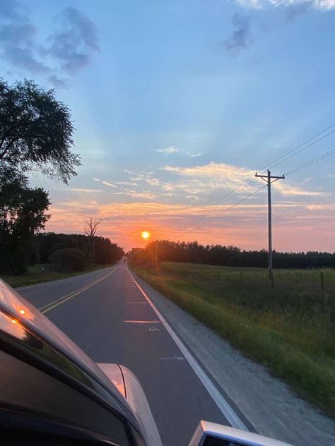 Morning Sunrise Aesthetic, Sunrise Aesthetic, Sunset Rose, Pretty Skies, Fotos Aesthetic, Morning Sunrise, Pretty Sky, Morning Sun, Life Style