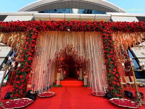 Wedding Entrance Decoration, Entrance Decoration Ideas, Hindu Wedding Decorations, Rustic Shabby Chic Wedding, Wedding Entry, Wedding Gate, Hall Decorations, Haldi Function, Entrance Decoration