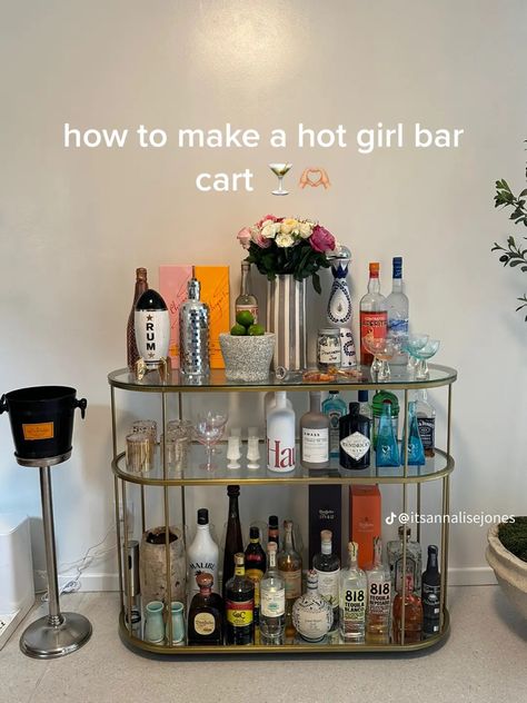 Mini Bar At Home Aesthetic, Mini Bar Bedroom, Mini Bar Aesthetic, Bar Cart Apartment, Bar Cart Aesthetic, Aesthetic Bar Cart, Bar Cart Inspo, Uni House, Hangout Space