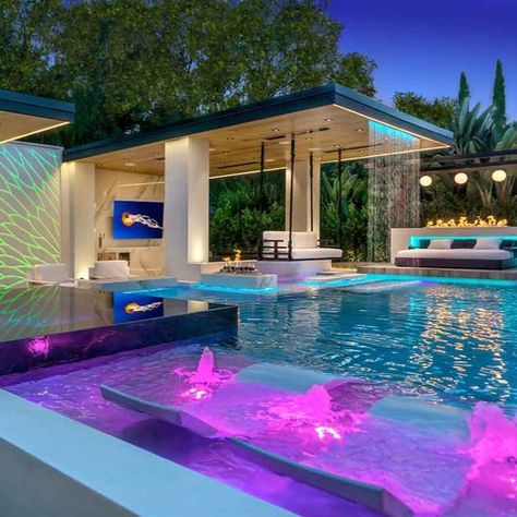 Designing Luxury Pools : Foxterra Design - Pool Magazine Foxterra Design, Aesthetic Home Design, Luxury Exterior Design, Luxury Pools Backyard, Backyard Resort, Dream Backyard Pool, Home Nails, Home Quotes, Luxury Exterior