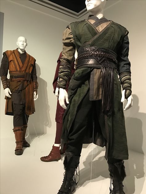 Male Fantasy Clothing Hunter, High Fantasy Mens Fashion, Archery Aesthetic Outfit Male, Elvish Clothing Men, Middle Earth Outfits Men, Ranger Costume Male Outfit, Men Warrior Outfit, Elven Male Outfit, Archer Clothes Male