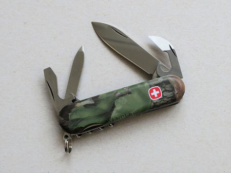 Wenger Delemont Hardwoods 10 Rare Swiss Army Knife Collection Board, Collectible Knives, Army Knife, Swiss Army Knife, Swiss Army, Folding Knives, Pocket Knife, Gadgets, Camping