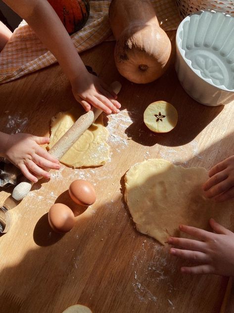 Cottage Autumn, Sugar Pie Crust, French Pastries Recipes, Cottagecore Autumn, Vision Goals, Autumn Cottage, Cottage Vintage, Kids Mood, Early Autumn