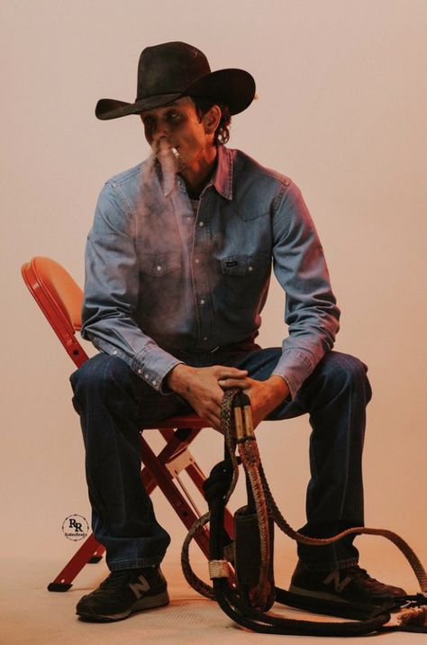 Jb Mauney, Pbr Bull Riders, Pbr Bull Riding, Cowboy Photography, Rodeo Cowboys, Cowboy Aesthetic, Cute Guy Pics, Rodeo Life