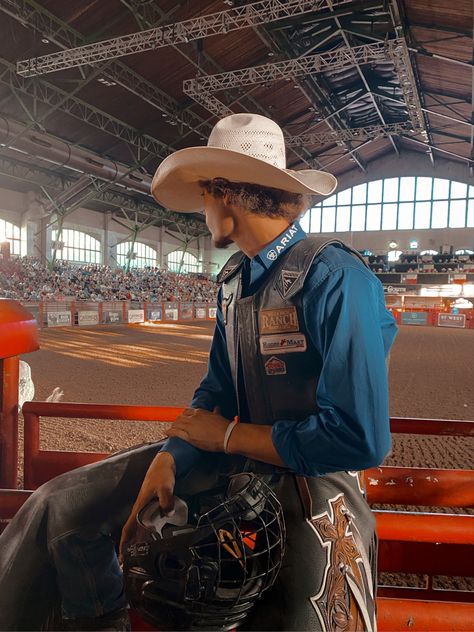 Horse Boy Aesthetic, Bullrider Aesthetic, Southern Boy Aesthetic, Blonde Country Boy, Bull Rider Aesthetic, Cowboy Aesthetic Men, Country Boy Aesthetic, Blonde Cowboy, Cute Cowboys