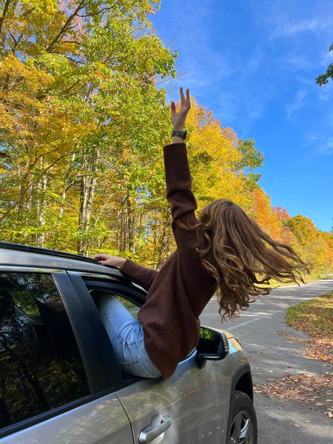 Fall Aesthetic Filler Pics, Cute Fall Selfies, Aesthetic Fall Pictures For Instagram, Fall Drive Aesthetic, Cute Fall Sweater Outfits, Take Pictures Aesthetic, Fall Pic Ideas Instagram, Instagram Pic Ideas Aesthetic, Fall Pose Ideas