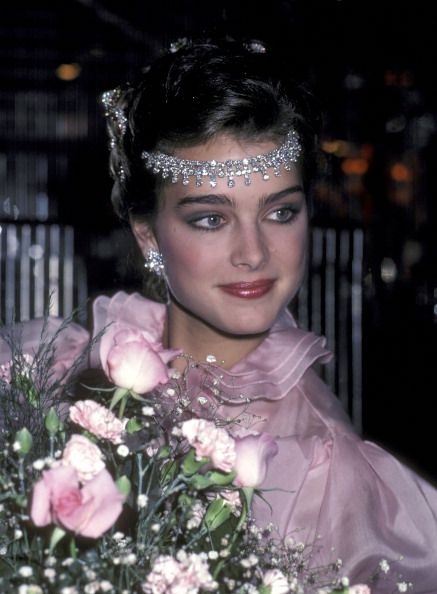 Brooke Shields #newyorkers Vintage Dance, Brooke Shields, Beauty And Fashion, Beauty Queens, Dark Hair, High Res, Women Girl, Getty Images, Most Beautiful