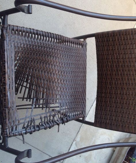 Chair Seat Replacement, Patio Chairs Makeover, Patio Furniture Makeover, Metal Frame Chair, Wicker Patio Chairs, Wicker Bar Stools, Outdoor Wicker Chairs, Chair Redo, Chair Repair