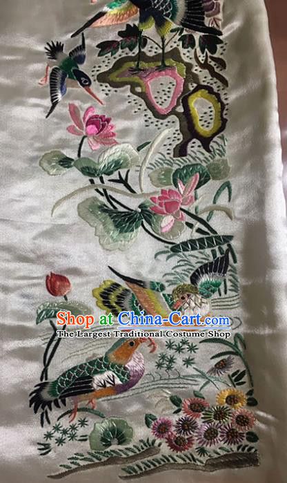 Lotus Silk, Duck Embroidery, Chinese Pagoda, Vietnam Dress, Chinese Embroidery, Beautiful Prints, Handmade Embroidery, Chinese Traditional, Embroidery Craft