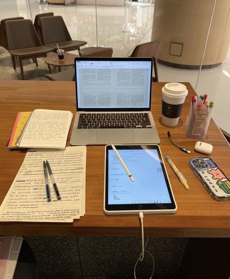 Studying Aesthetic Ipad, Studying At A Cafe, Uni Life Aesthetic, Study Date, Studying Aesthetic, Aesthetic Ipad, College Motivation, Study Corner, Maximalist Home