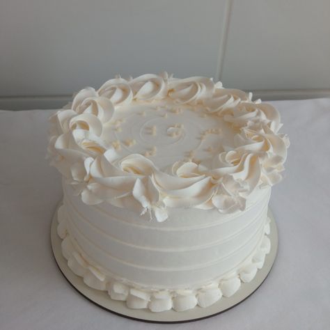 All White Cake Design, White Simple Cake, White Cake Design, All White Cake, 1 Tier Cake, Tiered Cake Design, Shot Book, Simple Cake, White Cake