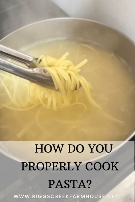 Fettuccine noodles in a pot of boiling water being removed with a pair of tongs Large Pasta Noodles, How To Cook Fresh Pasta, Pasta Boiling, Chicken Alfredo Sauce Recipe, How To Cook Noodles, Bites Ideas, Homemade Pasta Noodles, Fettuccine Alfredo Sauce, Vegetarian Chili Crock Pot