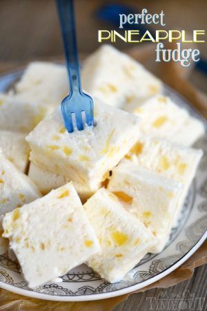 Cherry Coke Fudge Pineapple Fudge, Cake Batter Fudge, Best Fudge Recipe, Cranberry Fudge, Homemade Fudge Recipes, Fruity Recipes, Mom On Timeout, Microwave Fudge, Fudge Recipes Easy