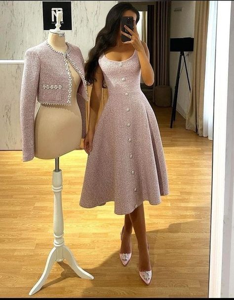 Induction Outfit Ideas, Tweed Dress Outfit Classy, Classy Style Outfits, Halloween Costumes 2022, Female Clothes Outfits, Corporate Dress, Chic Dress Classy, Suits Dress, Modest Dresses Casual