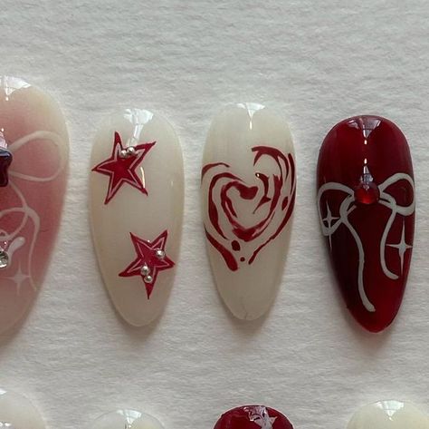 press on nails • nail design art on Instagram: "custom set ; scarlet ribbons" Nail Art Sketch, Nails Drawing Sketch, Nails Drawing Ideas, Nail Drawing Designs, Nails Sketch, Nail Art Vermelho, Ribbon Nails, Nail Art Drawing, How To Draw Ribbon