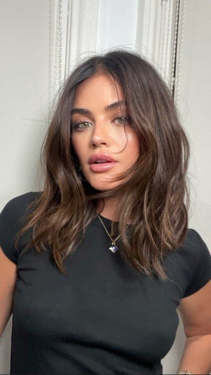 Bob Haircuts For Women Dark Hair, Layered Bob Hairstyles Dark Hair, Lucy Hale Mid Length Hair, Should Length Shag Hair, Lob With Round Face, Haircuts After Breakup, Medium Length Bob Thick Hair, Medium Length Chunky Layers, Brown Hair For Round Face