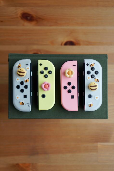 Nintendo Switch Joycons Custom, Custom Switch Nintendo, Custom Nintendo Switch Joy Cons, Nintendo Switch Skin Aesthetic, Cute Switch Accessories, Nintendo Switch Customization, Switch Customization, Nintendo Joycons, Custom Joycons