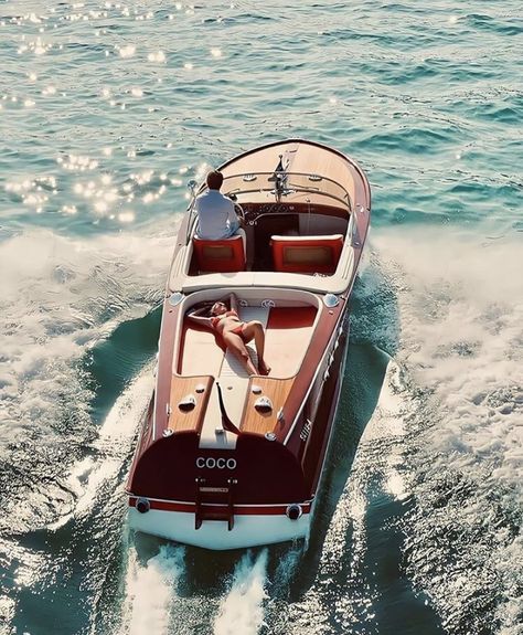 Riva Boot, Riva Aquarama, Riva Yachts, Wooden Speed Boats, Mahogany Boat, Riva Boat, Yacht World, Classic Wooden Boats, Motor Boat