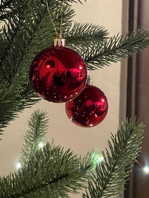 Just two balls, that’s all Christmas Balls Aesthetic, Christmas Ball Aesthetic, Ball Aesthetic, Christmas Planning, Red Ball, 2024 Christmas, Christmas Aesthetic, Christmas Background, Christmas Wallpaper