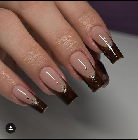 Nail Designs Fall/winter, Nail Inspo Brown French Tip, Brown Coffin Nail Designs, Large Nails Design, Brown French Tips With Chrome, Brown Acrylic Nails Square, Brown French Tip With Gold, Square Nails New Years, Burgundy Brown Nails