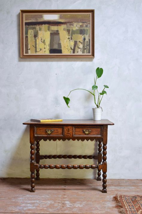 Antique 18th Century Bobbin Turned Oak Lowboy Side Table Hallway With Drawer | eBay Mid 19th Century Furniture, Antique Wooden Table, Bobbin Table, Antique Wood Furniture, Minneapolis Apartment, Studio Deco, Antique Side Tables, Hallway Chairs, Rustic Entryway Table