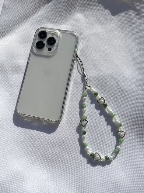 Charms For Phone Cases, Phone Chain Beads Aesthetic, Crystal Phone Charm, Phone Cases With Charms, Cute Phone Accessories, Phone Beads Chain, Phone Accessories Beads, How To Make Phone Charms, Phone Charms Ideas