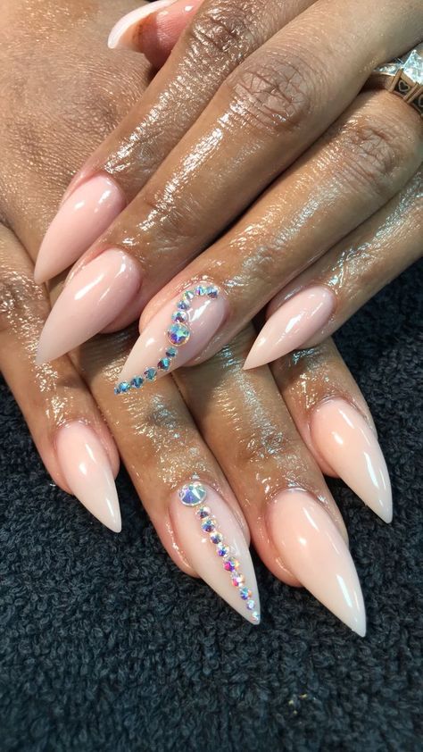 Mauve Nails Short, Glam Nails Rhinestones, Grabbers Nails, Nails Short Acrylic, Lux Nails, Acrylic Nail Designs Coffin, Acrylic Nails Designs, Stilleto Nails Designs, Mauve Nails