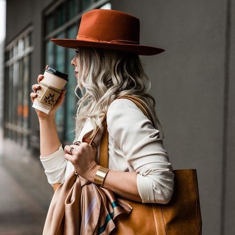 CEO Hat Club™️| Hats for Women (@ceohatclub) • Instagram photos and videos Brown Fedora Hat Outfit, Felt Hat Outfit, Wide Brim Hat Outfit, Brim Hat Outfit, Hat Outfit Fall, Business Bestie, Fedora Outfit, Hat Outfit Summer, Fedora Hat Outfits