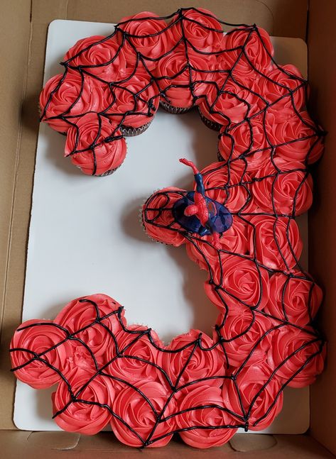 Spiderman Diy Birthday Party, Spidey Cupcake Cakes, Spider Man Cupcakes Ideas Easy, Spiderman Cupcake Cake Pull Apart, Spiderman Birthday Party Cupcakes, Spiderman Dessert Table Ideas, Spider Man Dessert Ideas, Spidey Birthday Cupcakes, Spidey And His Amazing Friends Food Ideas