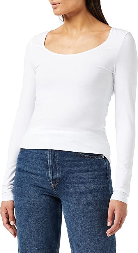 For just £12 get yourself a basic white t-shirt from Amazon's choice essential in any capsule wardrobe Cargo Pants Outfits, Outfits New Year, New Years Eve Outfits, Usa Outfit, Classy Casual Outfits, Basic Long Sleeve, U Neck, Skirt Design, Business Casual Outfits