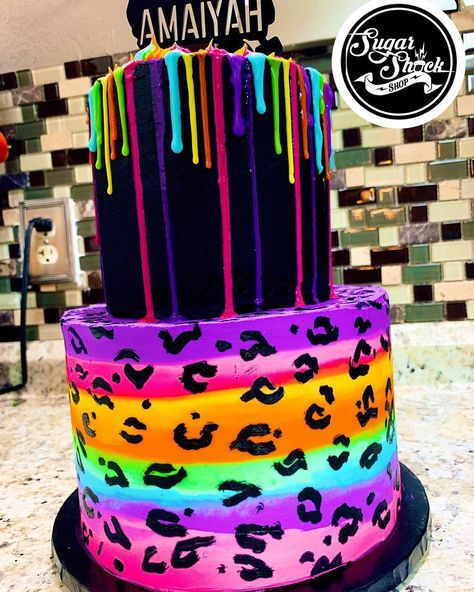 Lisa Frank Cake Ideas, Neon Leopard Birthday Party, Lisa Frank Birthday Cake, Lisa Frank Cheetah Birthday Party, Rainbow Cheetah Birthday Party, Lisa Frank Cake, Rainbow Cheetah Cake, Cheetah Unicorn Cake, Rainbow Leopard Cake