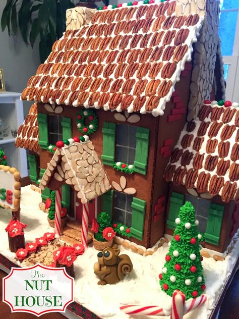 Homemade Gingerbread House, Gingerbread Reindeer, Cool Gingerbread Houses, Gingerbread House Recipe, Gingerbread House Parties, Gingerbread House Designs, Gingerbread House Cookies, Gingerbread Party, Nut House