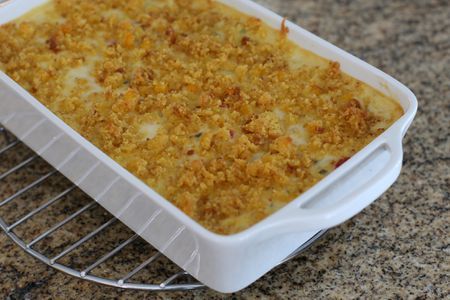 English Pea Casserole With Cornbread Crumb Topping English Pea Casserole Recipe, English Pea Casserole, Pea Dumplings, Southern Suppers, Spring Peas Recipes, Casserole With Cornbread, Pea Casserole, Crumb Topping Recipe, Green Sides