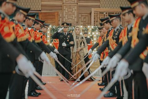 Pedang Pora Wedding, Nikah Ideas, Hanbok Wedding, Foto Prewedding, Pre Wedding, Wedding Photos, Wedding Day, Indonesia