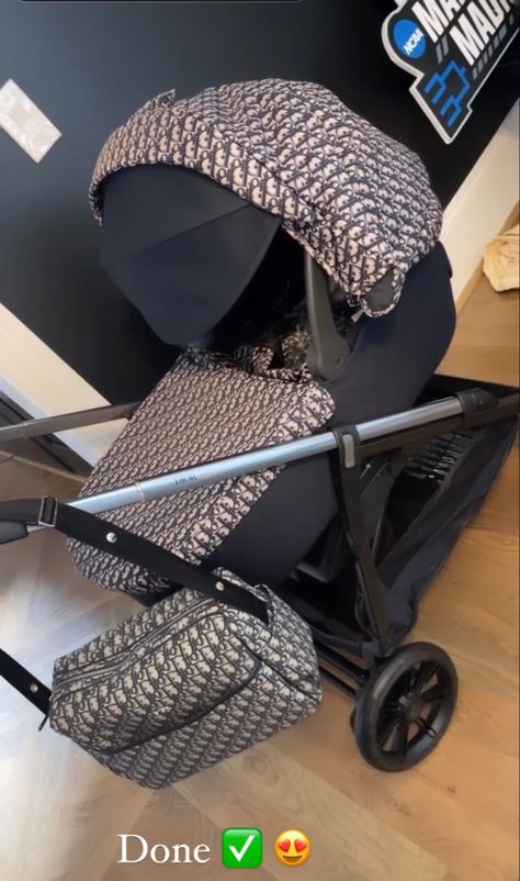 Dior Stroller, Designer Strollers, Luxury Baby Nursery, Mommy Daughter Pictures, Luxury Baby Clothes, Mommy And Baby Pictures, Black Baby Boys, Newborn Mom