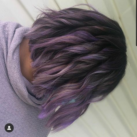 Lilac Hair Dark Roots, Black Roots Purple Hair, Light Purple Short Hair, Violet Highlights On Dark Hair, Purple Hair With Dark Roots, Violet Short Hair, Lavender Gray Hair, Light Purple Highlights, Grey Hair With Purple Highlights