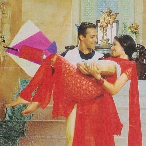 Hum Saath Saath Hain, Shahrukh Khan And Kajol, Sonali Bendre, Vintage Bollywood Aesthetic, 90s Bollywood Aesthetic, Fashion Dream Job, Bollywood Funny, Whatsapp Profile Picture, Retro Bollywood