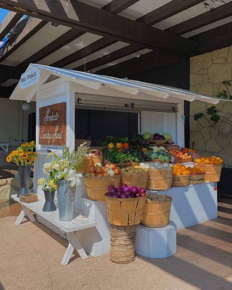 Fruit Shop Aesthetic, Produce Trailer, Fruit Stand Ideas, Produce Stand Aesthetic, Fruit Stand Aesthetic, Fruit Market Aesthetic, Farm To Table Aesthetic, Fruit Stands Aesthetic, Fruit Stand