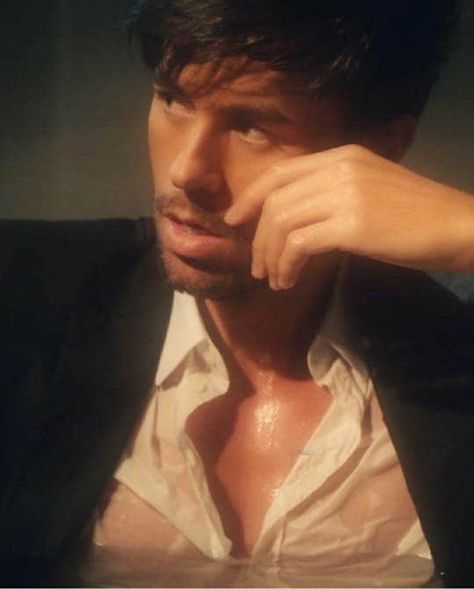 Enrique Iglesias Aesthetic, Enrique Iglesias Wallpapers, Damn Shawty, Wallpaper Doodle, Holy Moly, Enrique Iglesias, Mediterranean Dishes, Dear Lord, Pop Artist