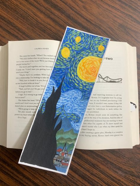 Stary Night Bookmark, Bookmark Ideas Aesthetic Drawing, Painting On Bookmarks, Aesthetic Bookmark Ideas, Starry Night Bookmark, Disney Bookmark, Bookmark Painting Ideas, Bookmarks Painting, Bookmark Drawing