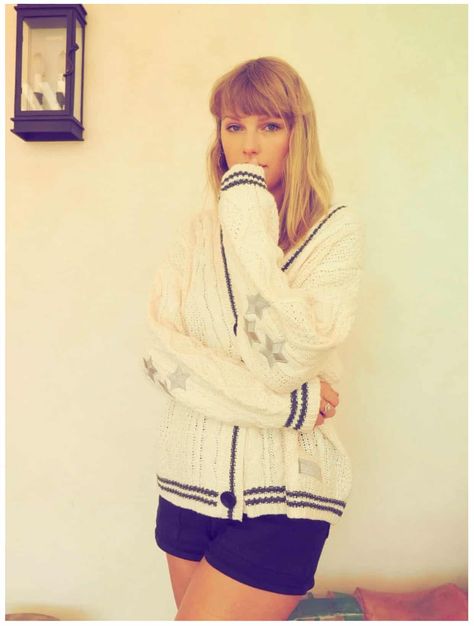 Taylor Swift Cardigan, Taylor Swift Music Videos, Taylor Swift Music, Celebrity Look Alike, Taylor Swift Outfits, Textured Sweater, Long Live Taylor Swift, Cardigan Outfits, Live Taylor