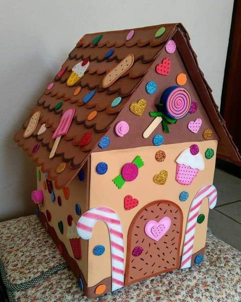 Candy Land Decorations Diy, Cardboard Gingerbread House, Homemade Gingerbread House, Ginger Bread House Diy, Candy Castle, Candy Land Decorations, Chocolate House, Gingerbread Party, Christmas Decorations Outdoor