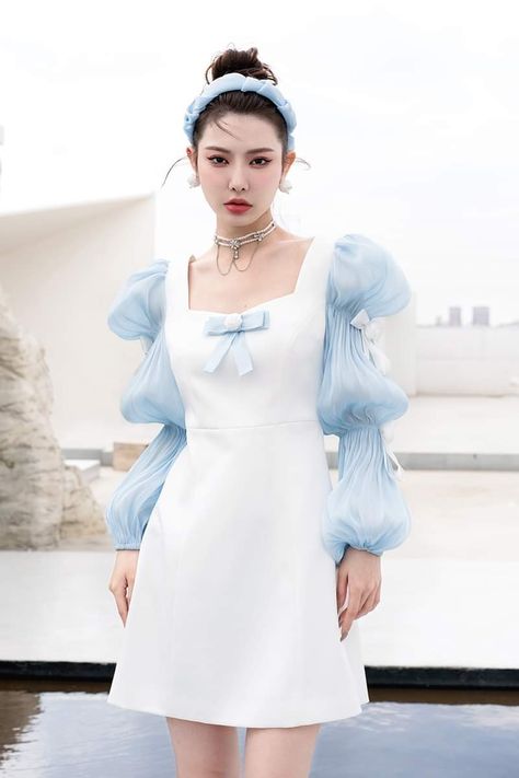 Gaun Koktail, Elegant Mini Dress, Preformance Outfits, Ruffles Fashion, Flare Sleeves, Classy Dress Outfits, Easy Trendy Outfits, Stylish Clothes For Women, Modest Fashion Outfits